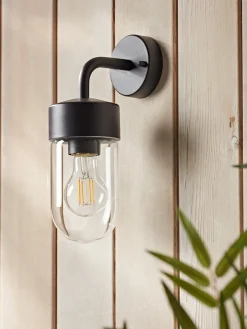 Alfresco Wall Light