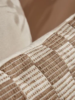 Almada Cushion