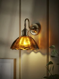 Amber Scalloped Wall Light