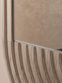 Amelia Mirror
