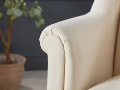 Artes Armchair