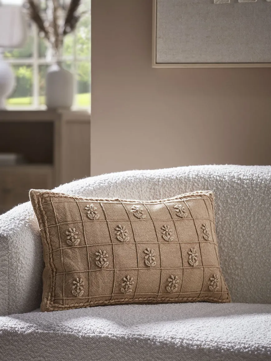 Auricula Cushion
