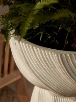 Cream Spiral Plinth