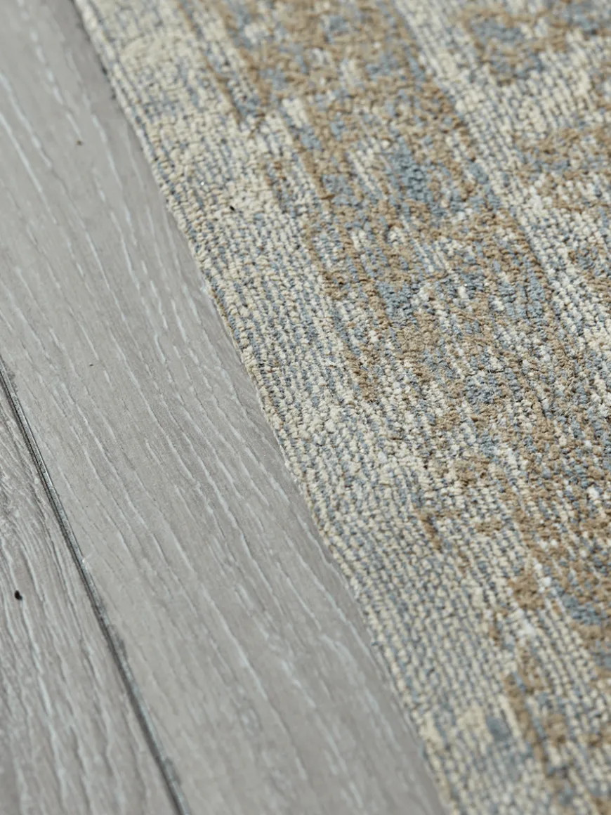 Desi Rug