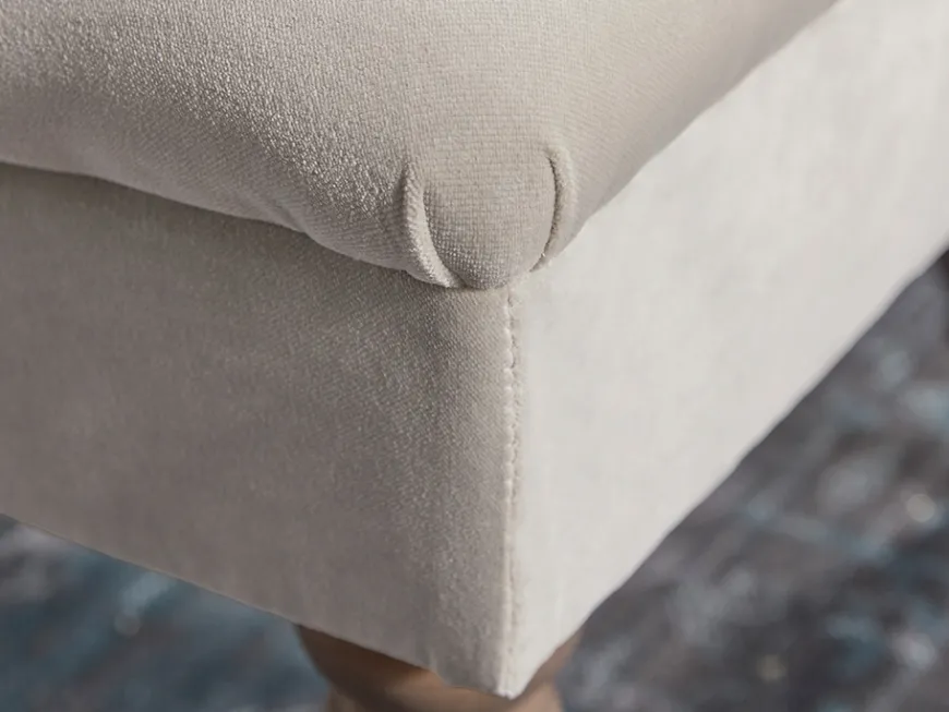 Domme Ottoman
