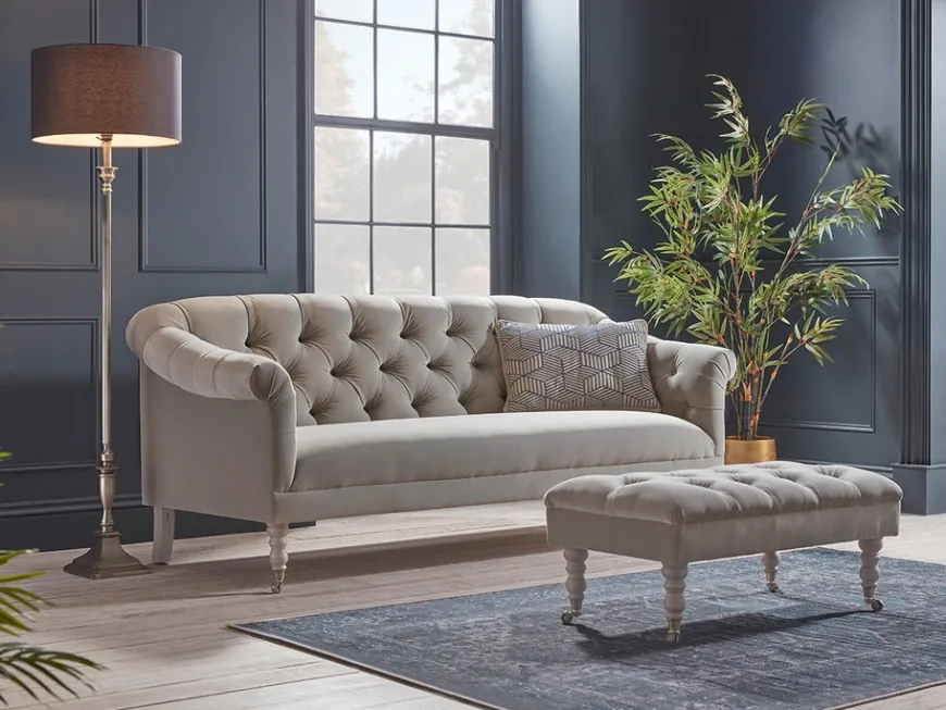 Domme Sofa