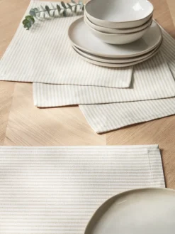 Four Cosette Placemats