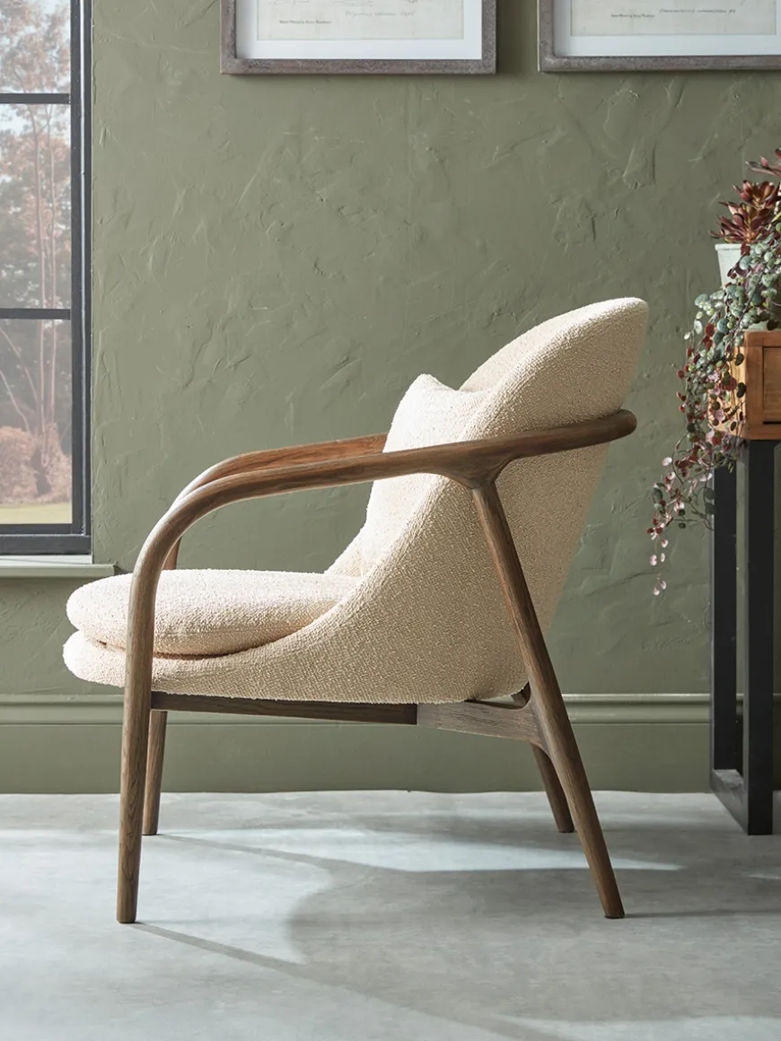 Hamar Armchair