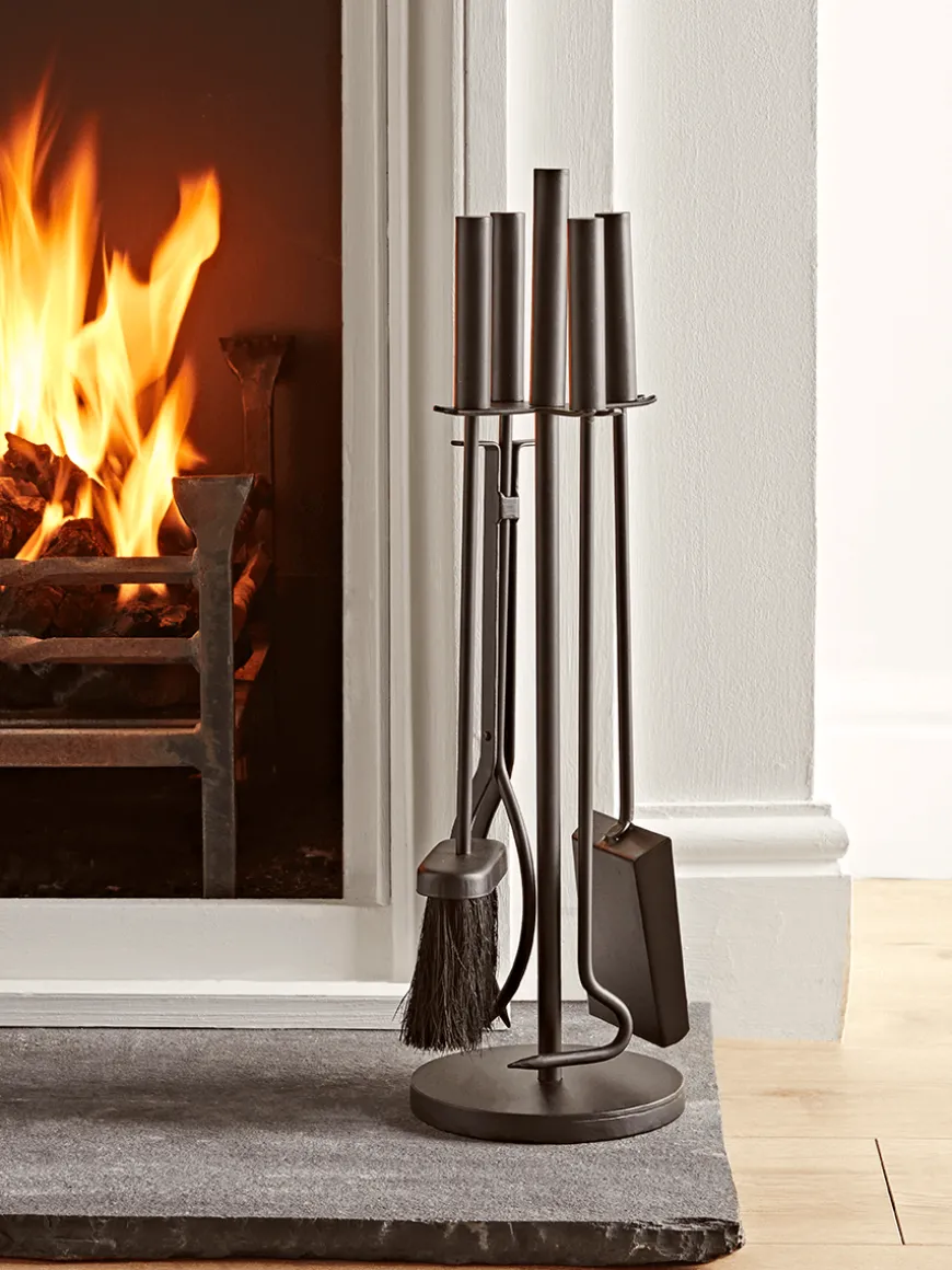 Iron Fireside Set Round