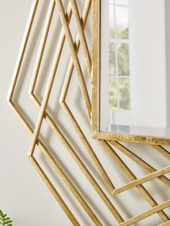 Isha Mirror
