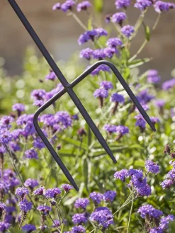 Leaf Stake Décor