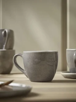 Meja Dinnerware