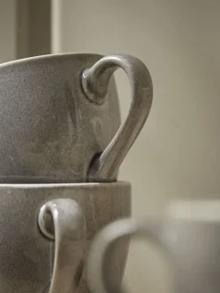 Meja Dinnerware