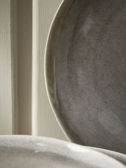 Meja Dinnerware