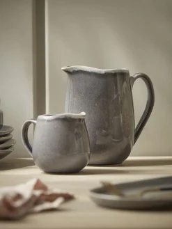 Meja Dinnerware