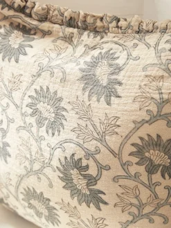 Naladhu Cushion