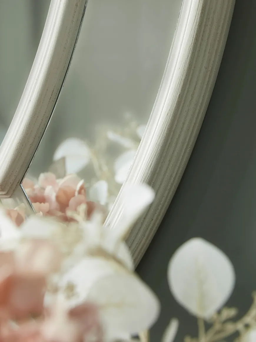 Newton Mirror