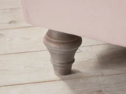 Reine Armchair