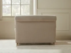 Reine Loveseat