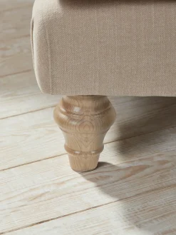 Reine Loveseat