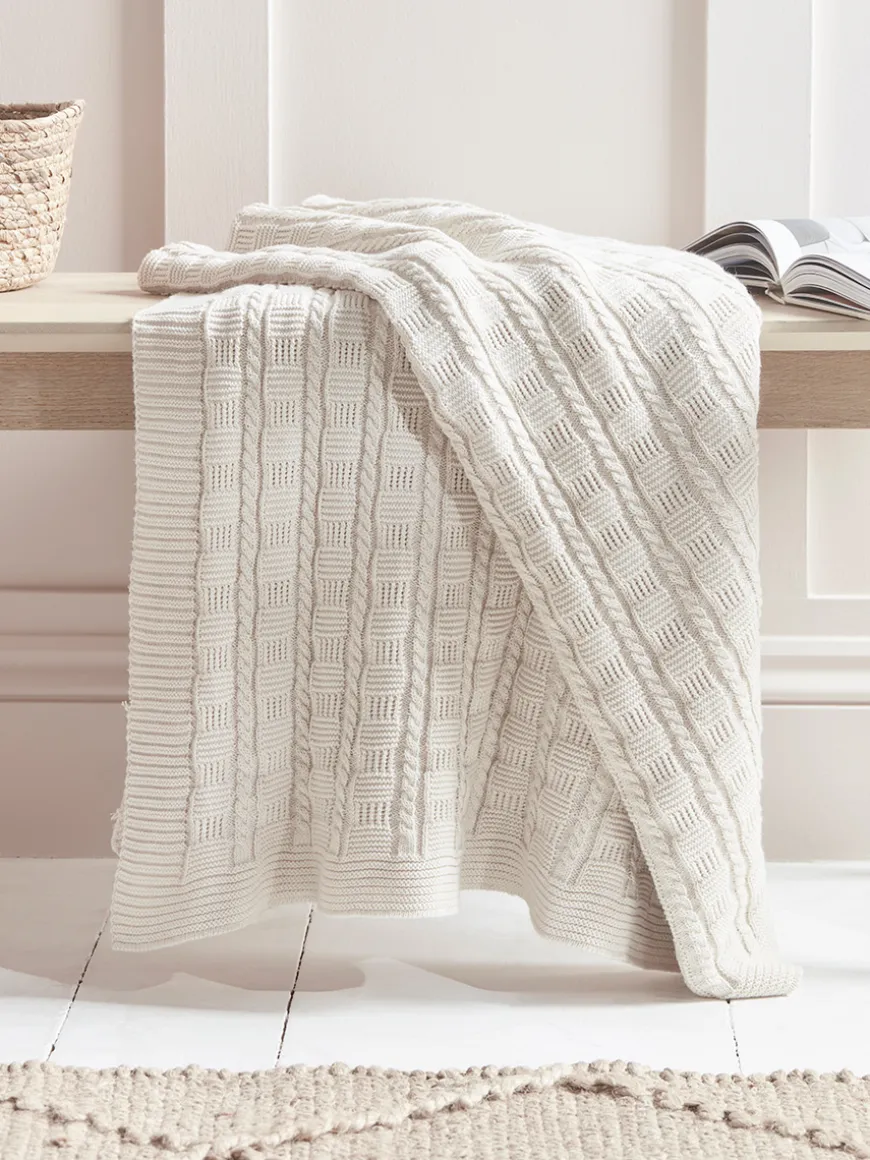 Roisin Throw