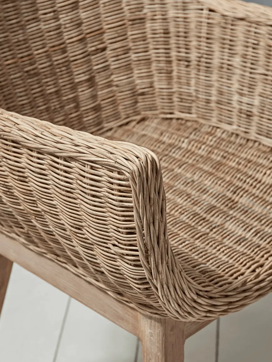 Round Rattan Carver Chair