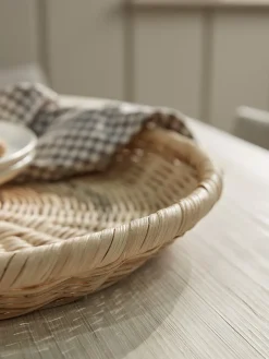 Round Rattan Tray