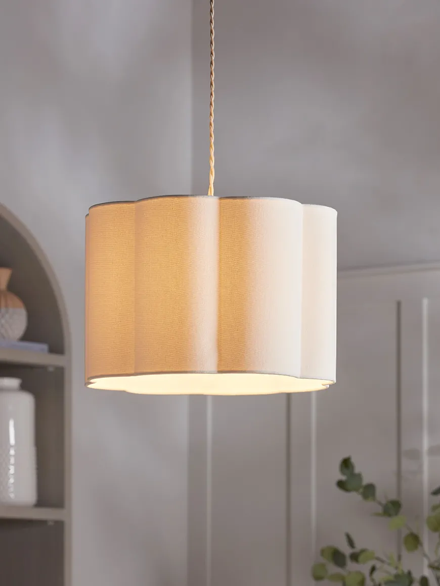 Scalloped Edge Shade
