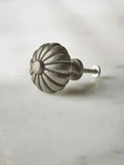 Scalloped Knob - Cast Iron