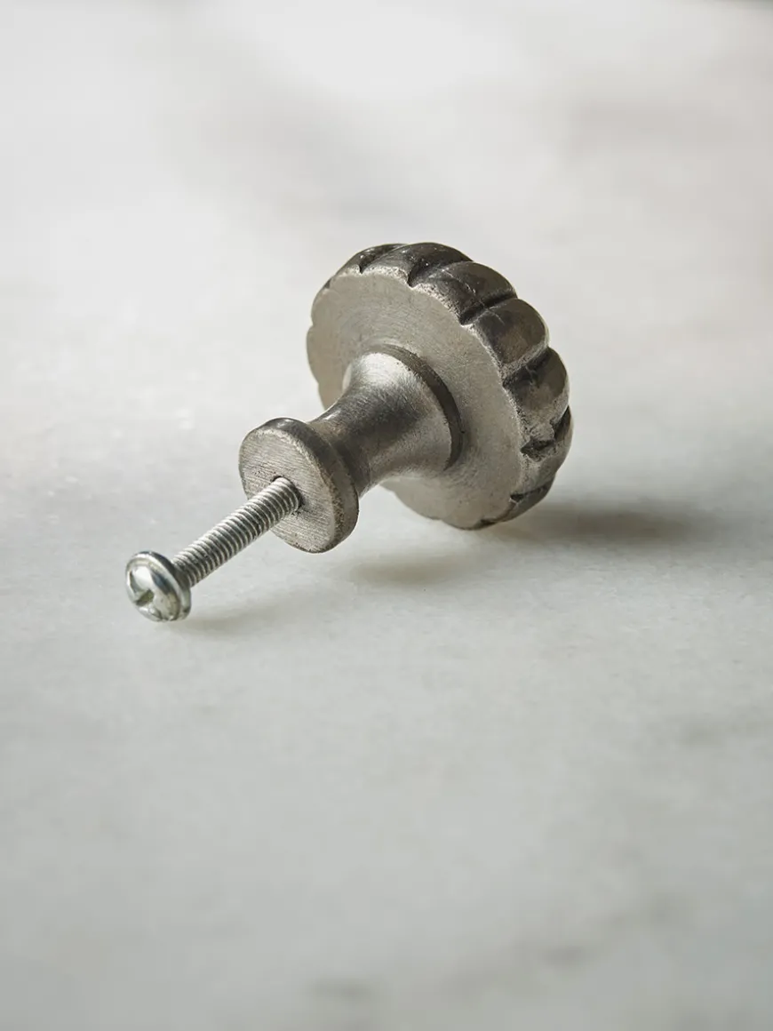 Scalloped Knob - Cast Iron