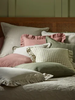 Scalloped Square Cushion - Fern Green