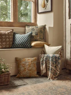 Taryn Cushion