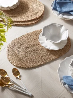 Twelve Abrey Dinnerware set