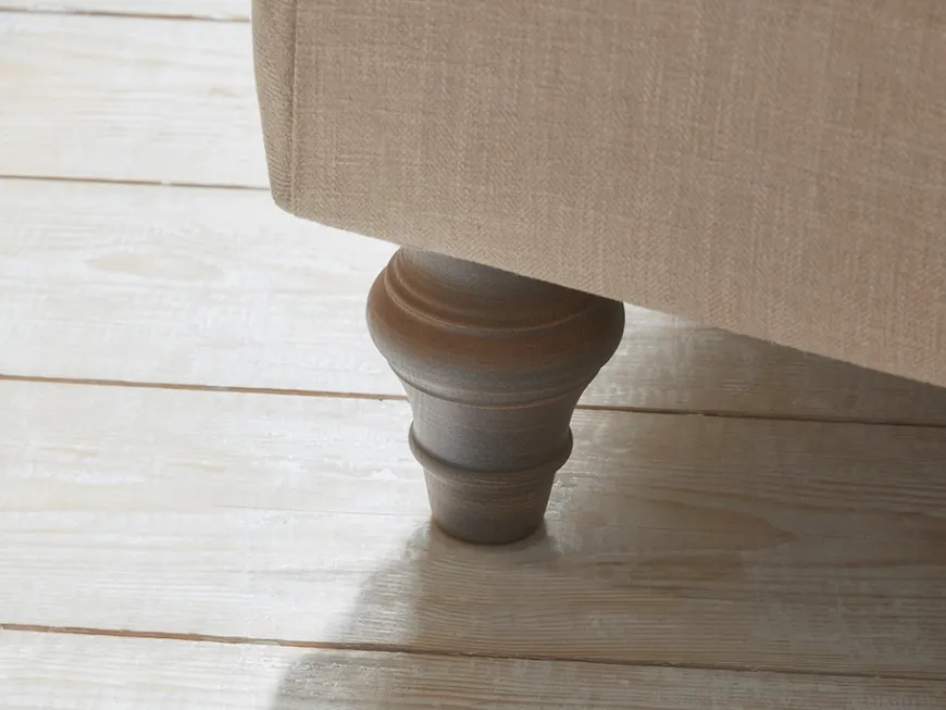 Visby Loveseat