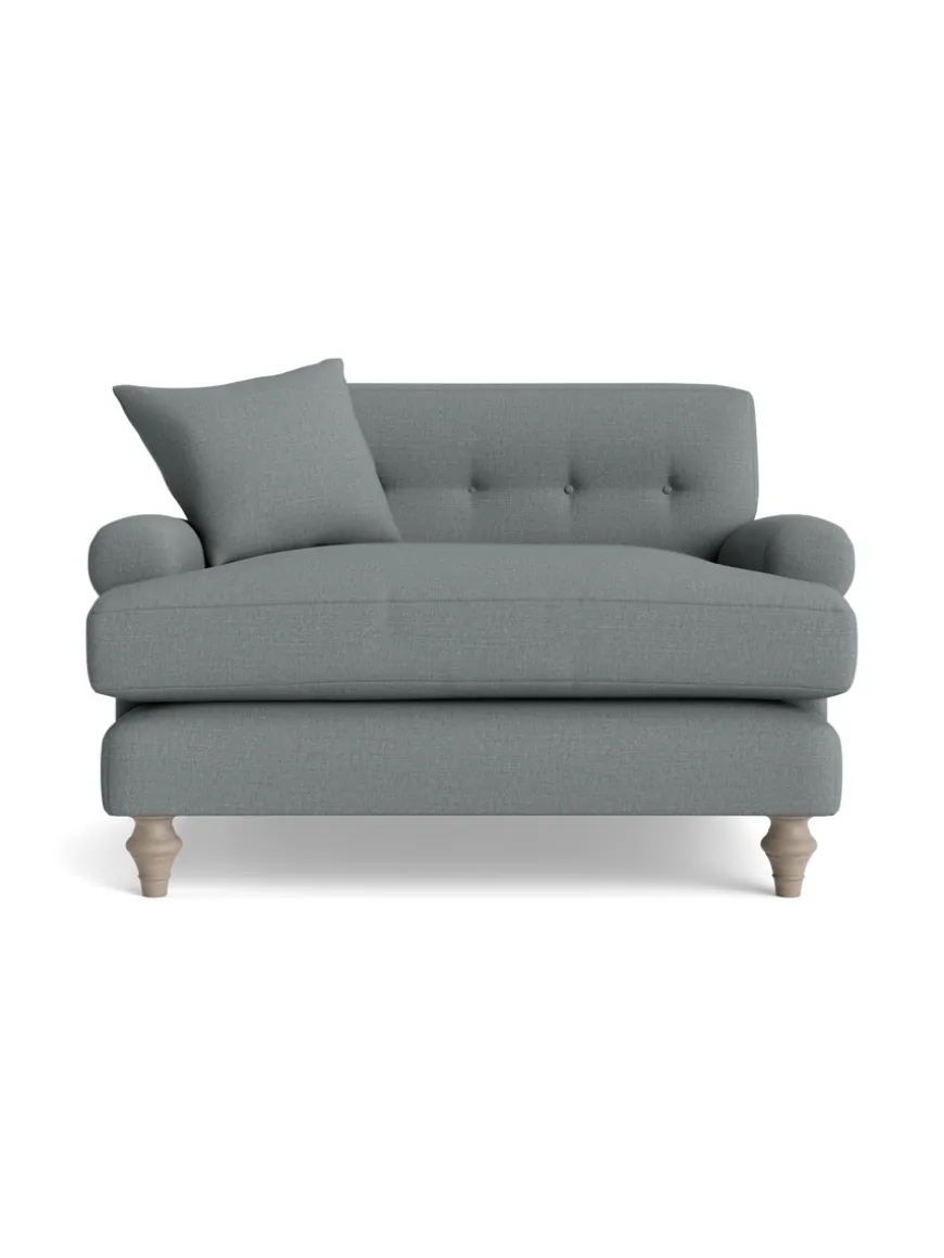Visby Loveseat