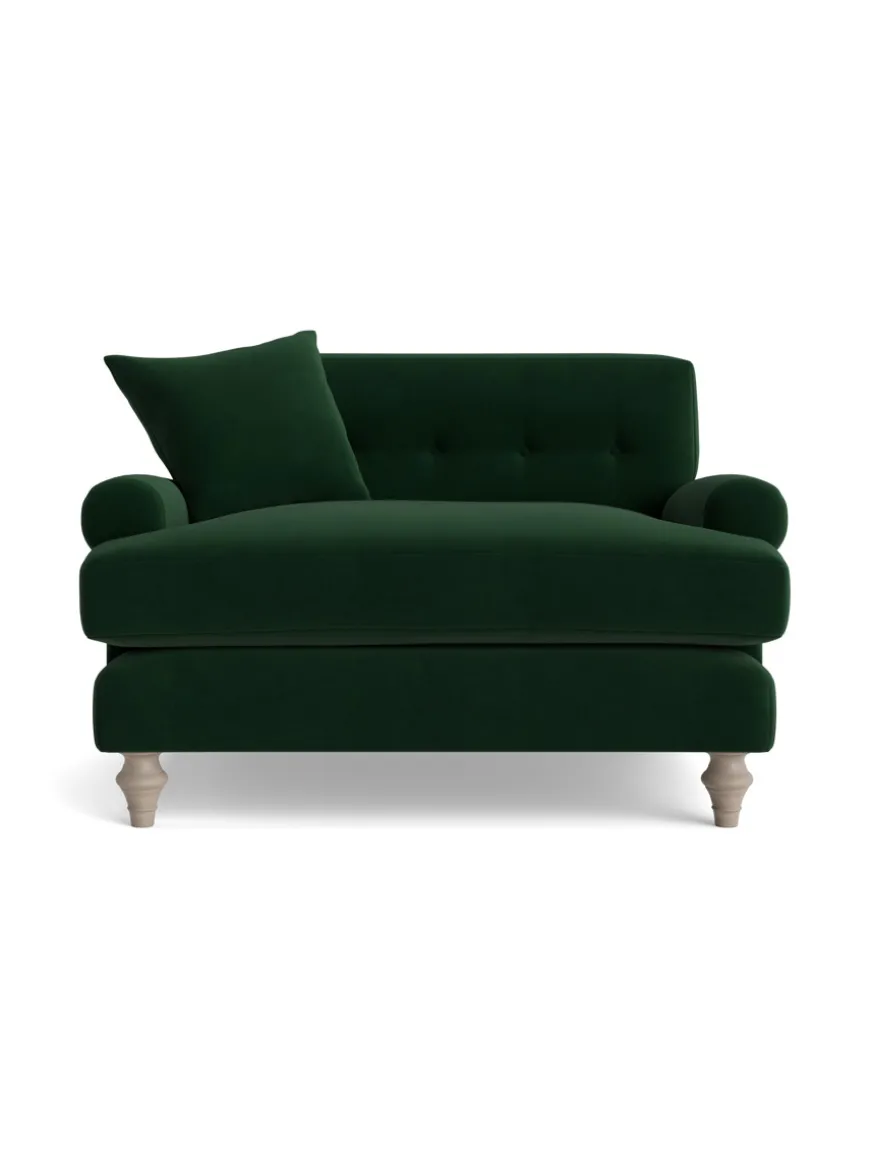 Visby Loveseat