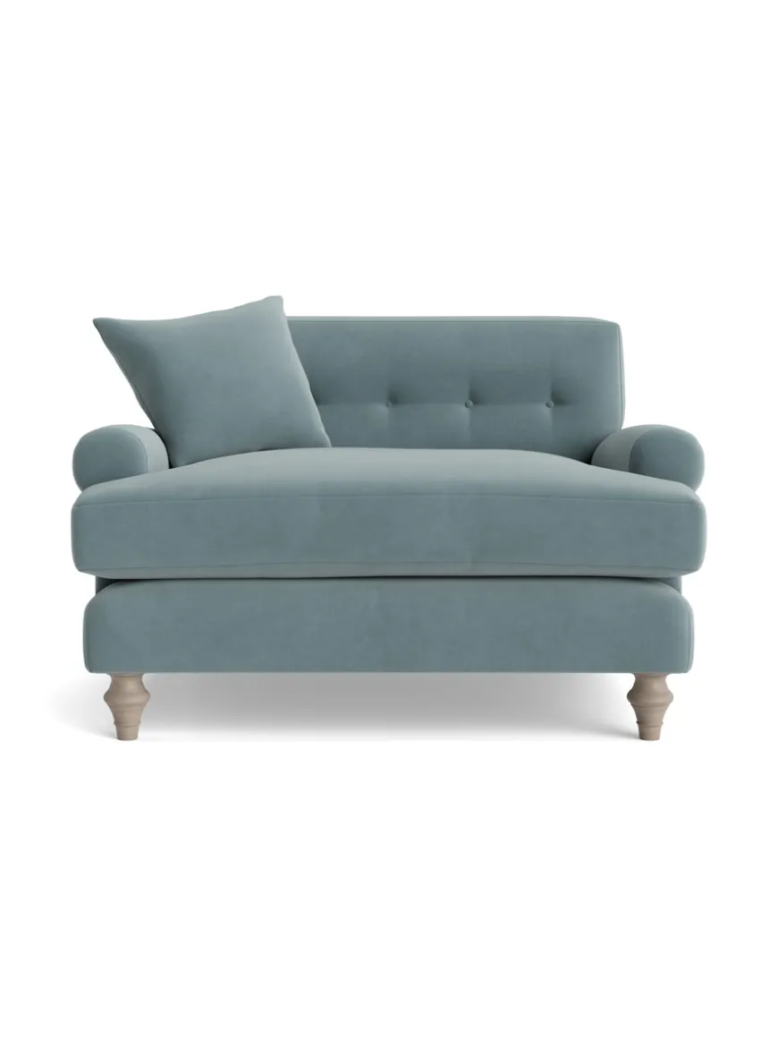 Visby Loveseat