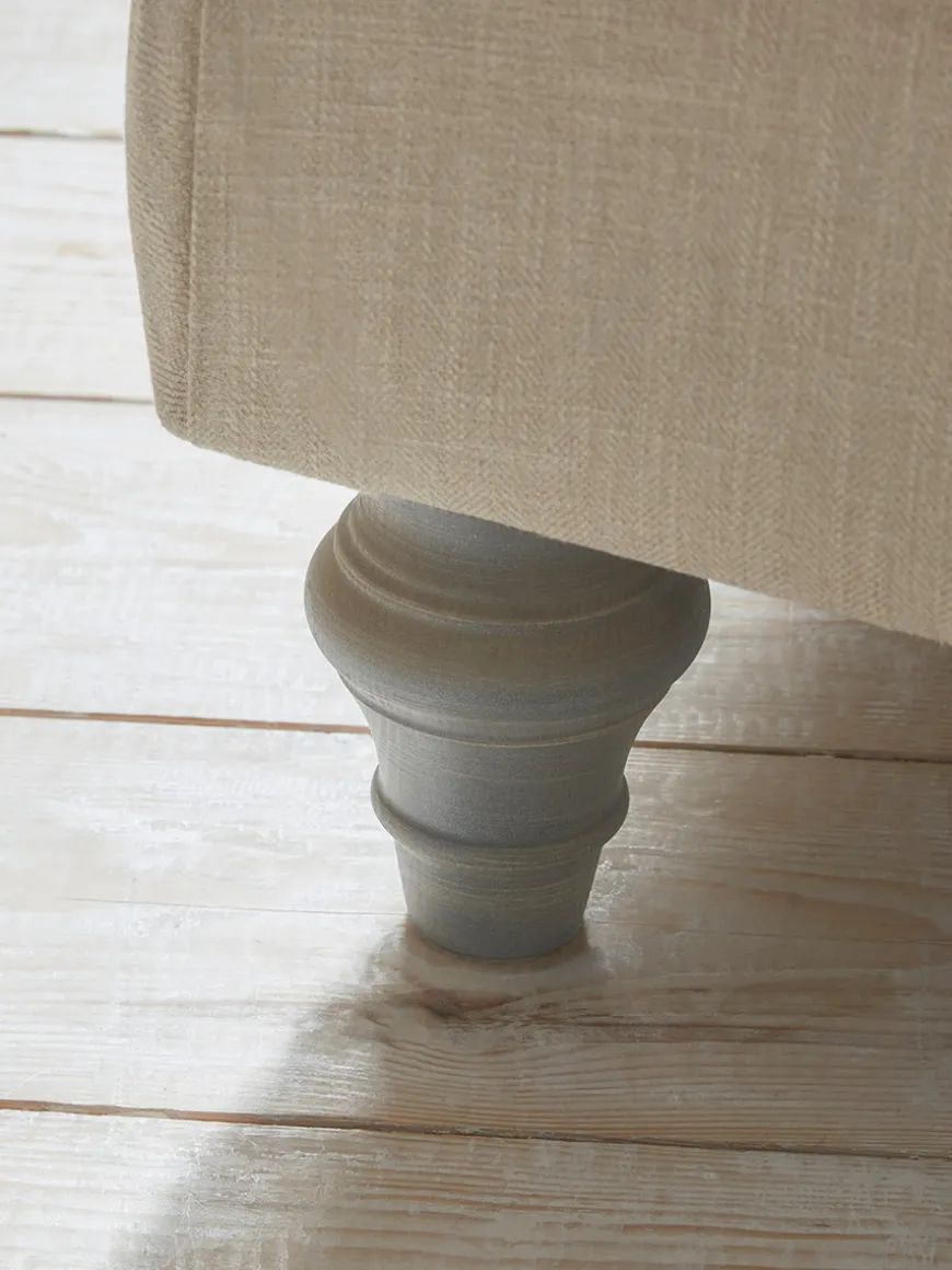 Visby Loveseat