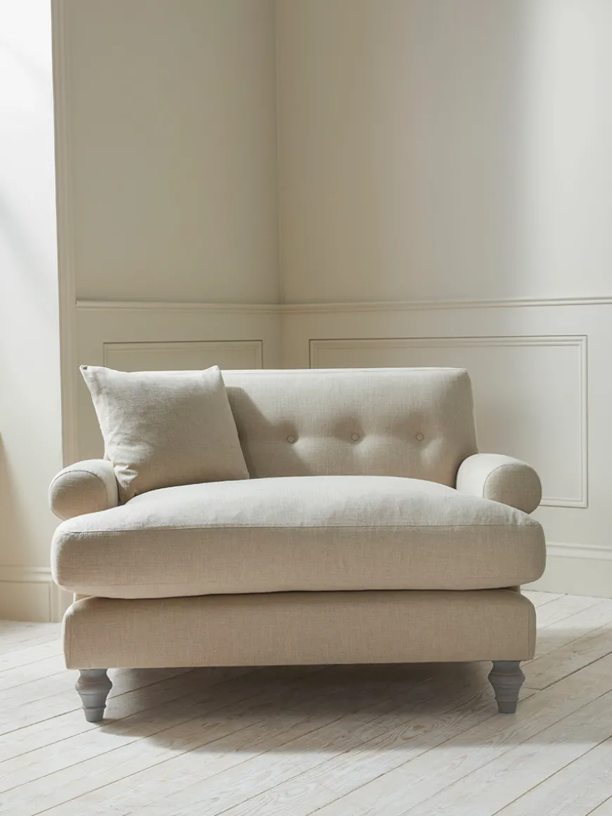 Visby Loveseat