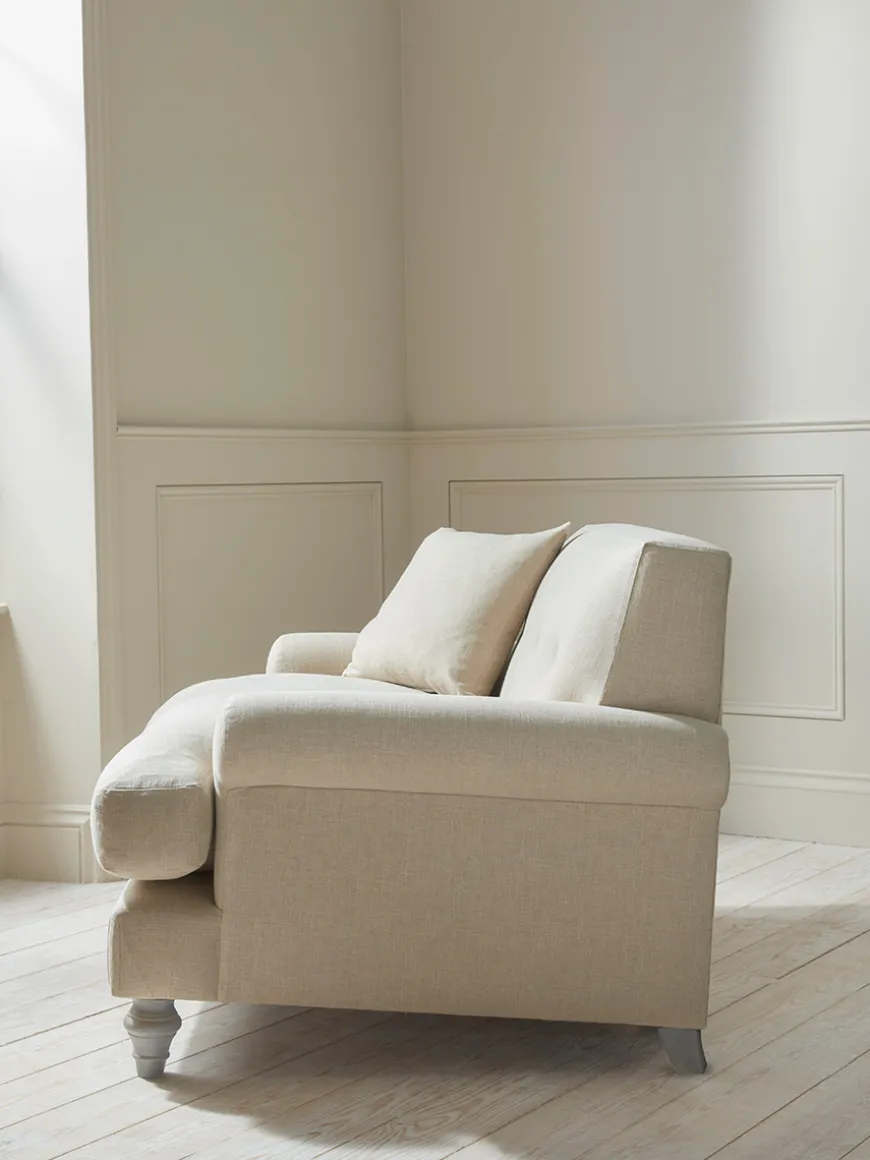 Visby Loveseat