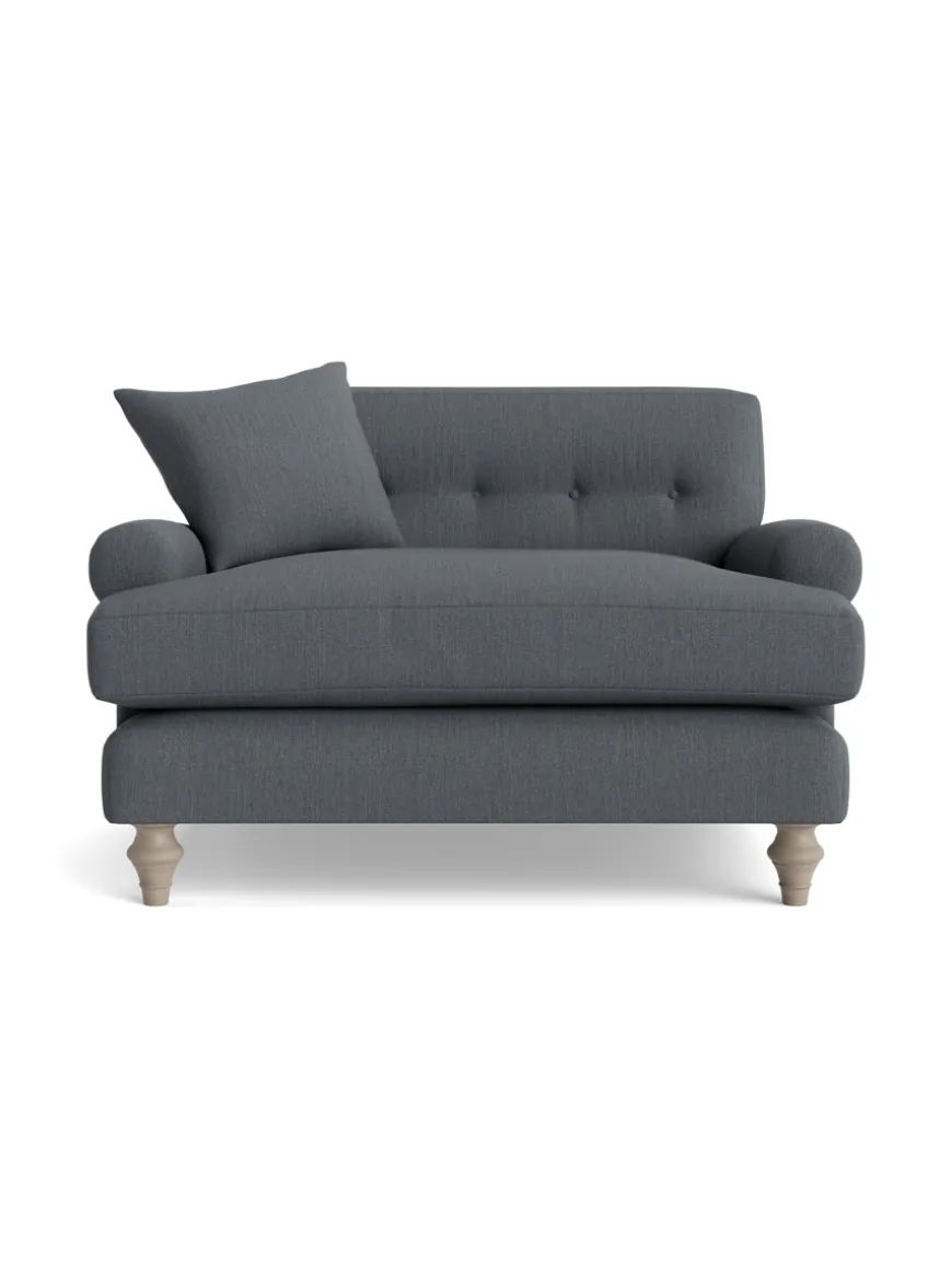 Visby Loveseat