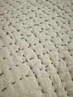 Yvoire Throw