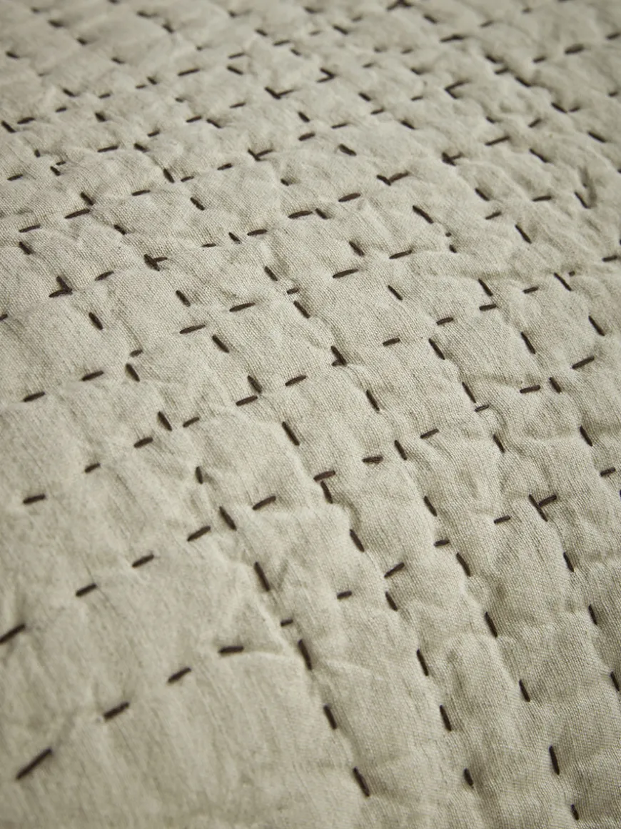 Yvoire Throw